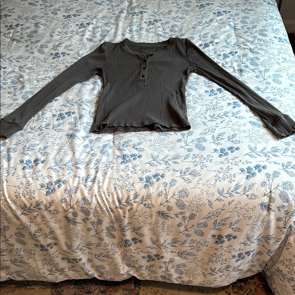 Aerie quarter button longsleeve ribbed shirt